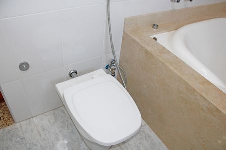 Casa de condomínio para alugar com 300m², 4 quartos e 3 vagasBanheiro da Suíte 2