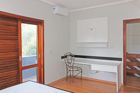 Casa de condomínio para alugar com 300m², 4 quartos e 3 vagasSuíte 2