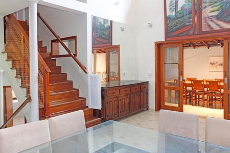 Casa de condomínio para alugar com 300m², 4 quartos e 3 vagasSala de Jantar