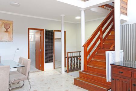 Casa de condomínio para alugar com 300m², 4 quartos e 3 vagasSala de Jantar