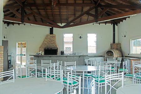 Casa de condomínio para alugar com 300m², 4 quartos e 3 vagasÁrea Externa