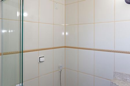 Casa de condomínio para alugar com 300m², 4 quartos e 3 vagasBanheiro da Suíte 1