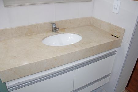 Casa de condomínio para alugar com 300m², 4 quartos e 3 vagasBanheiro da Suíte 2