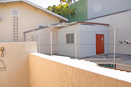 Casa de condomínio para alugar com 300m², 4 quartos e 3 vagasVaranda do Quarto 2