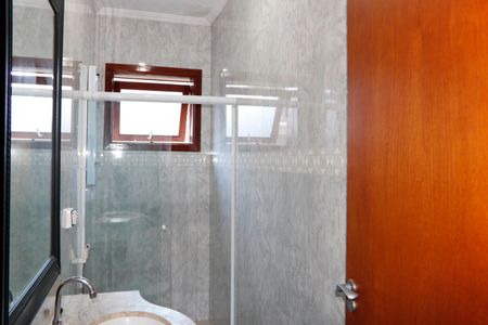 Casa de condomínio para alugar com 300m², 4 quartos e 3 vagasBanheiro 1