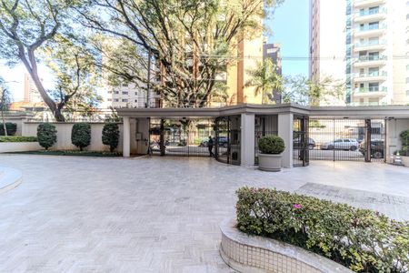 Apartamento à venda com 420m², 4 quartos e 5 vagas Apartamento à venda com 420m², 4 quartos e 5 vagasPortaria
