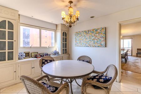 Apartamento à venda com 420m², 4 quartos e 5 vagas Apartamento à venda com 420m², 4 quartos e 5 vagasCopa