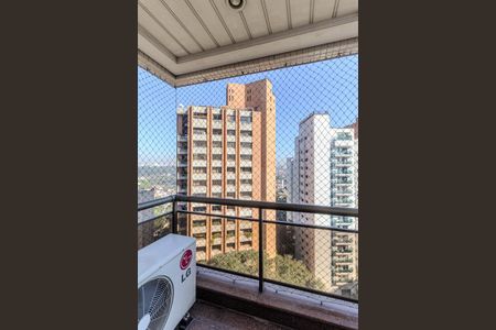 Apartamento à venda com 420m², 4 quartos e 5 vagas Apartamento à venda com 420m², 4 quartos e 5 vagasVaranda da Suíte 2