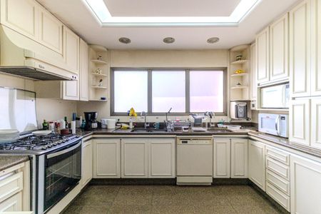 Apartamento à venda com 420m², 4 quartos e 5 vagas Apartamento à venda com 420m², 4 quartos e 5 vagasCozinha