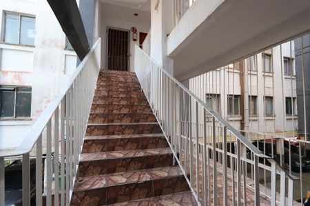 Apartamento à venda com 50m², 2 quartos e 1 vagaEscadas