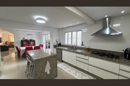 Casa à venda com 160m², 4 quartos e 3 vagas Casa à venda com 160m², 4 quartos e 3 vagasCozinha