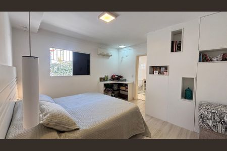 Casa à venda com 160m², 4 quartos e 3 vagas Casa à venda com 160m², 4 quartos e 3 vagasSuíte 1