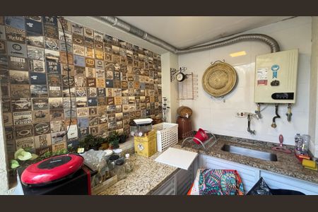 Casa à venda com 160m², 4 quartos e 3 vagas Casa à venda com 160m², 4 quartos e 3 vagasQuintal
