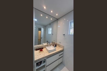 Casa à venda com 160m², 4 quartos e 3 vagas Casa à venda com 160m², 4 quartos e 3 vagasBanheiro da Suíte 4