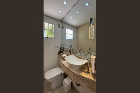 Casa à venda com 160m², 4 quartos e 3 vagas Casa à venda com 160m², 4 quartos e 3 vagasLavabo
