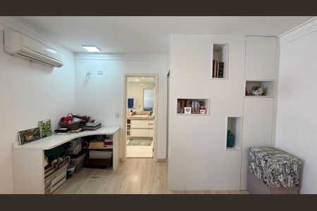 Casa à venda com 160m², 4 quartos e 3 vagas Casa à venda com 160m², 4 quartos e 3 vagasSuíte 1