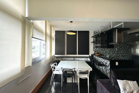 Apartamento à venda com 129m², 3 quartos e sem vaga Apartamento à venda com 129m², 3 quartos e sem vagaSala