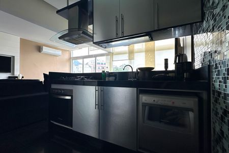 Apartamento à venda com 129m², 3 quartos e sem vaga Apartamento à venda com 129m², 3 quartos e sem vagaCozinha