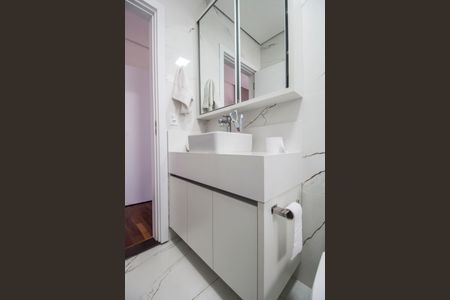 Apartamento à venda com 450m², 4 quartos e 6 vagas Apartamento à venda com 450m², 4 quartos e 6 vagasBanheiro da Suíte 4
