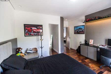 Apartamento à venda com 450m², 4 quartos e 6 vagas Apartamento à venda com 450m², 4 quartos e 6 vagasSuíte 3