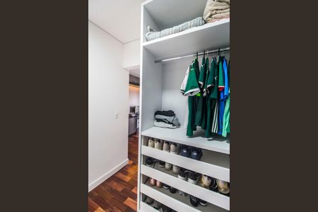 Apartamento à venda com 450m², 4 quartos e 6 vagas Apartamento à venda com 450m², 4 quartos e 6 vagasCloset da suíte 3