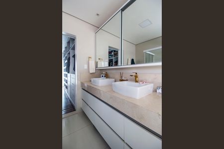 Apartamento à venda com 450m², 4 quartos e 6 vagas Apartamento à venda com 450m², 4 quartos e 6 vagasBanheiro da Suíte Master
