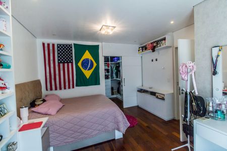 Apartamento à venda com 450m², 4 quartos e 6 vagas Apartamento à venda com 450m², 4 quartos e 6 vagasSuíte 2