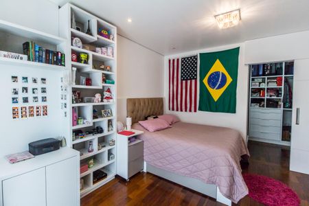 Apartamento à venda com 450m², 4 quartos e 6 vagas Apartamento à venda com 450m², 4 quartos e 6 vagasSuíte 2