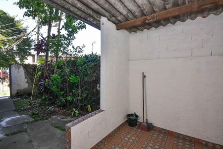 Casa para alugar com 72m², 2 quartos e 1 vagaQuintal