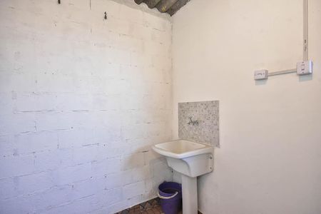 Casa para alugar com 72m², 2 quartos e 1 vagaÁrea de Serviço