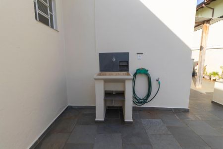 Casa à venda com 304m², 4 quartos e 3 vagasQuintal