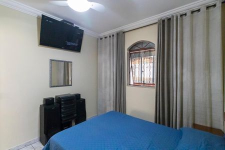 Casa à venda com 304m², 4 quartos e 3 vagasQuarto 2