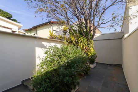 Casa à venda com 304m², 4 quartos e 3 vagasQuintal - Jardim