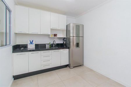 Casa à venda com 102m², 2 quartos e 1 vaga
