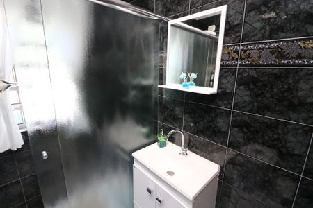 Casa à venda com 140m², 2 quartos e 2 vagasBanheiro da Suíte