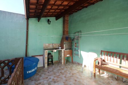 Casa à venda com 140m², 2 quartos e 2 vagasÁrea comum - Churrasqueira