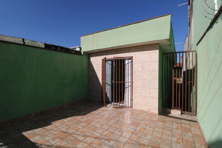 Casa à venda com 140m², 2 quartos e 2 vagasVaranda do Quarto