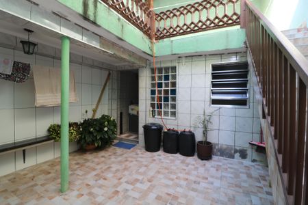 Casa à venda com 140m², 2 quartos e 2 vagasQuintal