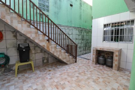 Casa à venda com 140m², 2 quartos e 2 vagasQuintal