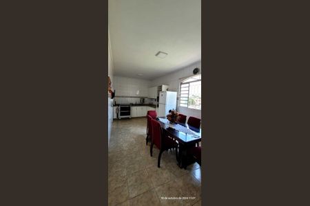 Casa à venda com 250m², 3 quartos e 1 vaga