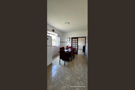 Casa à venda com 250m², 3 quartos e 1 vaga