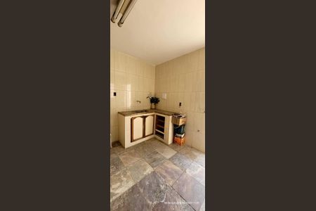 Casa à venda com 250m², 3 quartos e 1 vaga