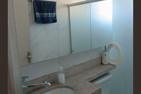 Apartamento à venda com 60m², 3 quartos e 1 vaga Apartamento à venda com 60m², 3 quartos e 1 vagaBanheiro