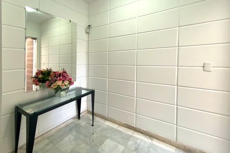 Apartamento à venda com 157m², 3 quartos e 2 vagas Apartamento à venda com 157m², 3 quartos e 2 vagasÁrea comum - Hall