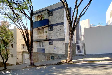 Apartamento à venda com 157m², 3 quartos e 2 vagas Apartamento à venda com 157m², 3 quartos e 2 vagasFachada