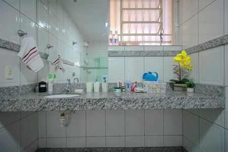 Apartamento à venda com 157m², 3 quartos e 2 vagasBanheiro