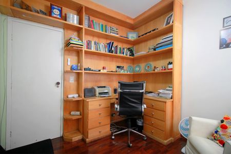 Apartamento à venda com 157m², 3 quartos e 2 vagasQuarto 3