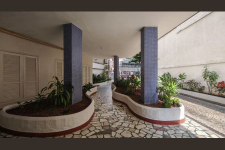 Apartamento à venda com 76m², 2 quartos e 1 vagaFachada e portaria