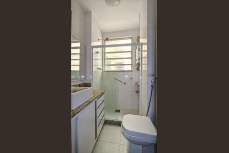 Apartamento à venda com 76m², 2 quartos e 1 vagaBanheiro Corredor