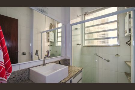 Apartamento à venda com 76m², 2 quartos e 1 vagaBanheiro Corredor